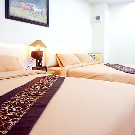 Queen Palace Hotel Mae Sot Exterior photo