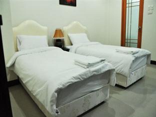 Queen Palace Hotel Mae Sot Exterior photo
