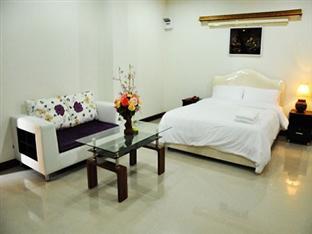 Queen Palace Hotel Mae Sot Exterior photo