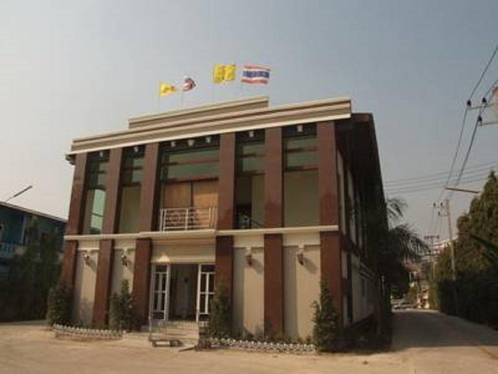 Queen Palace Hotel Mae Sot Exterior photo